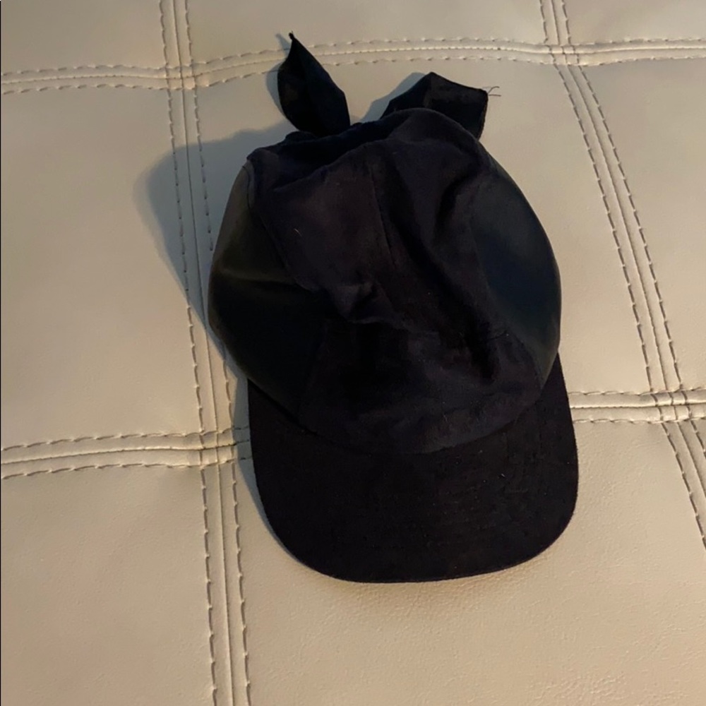 Black mixed textured women’s baseball hat